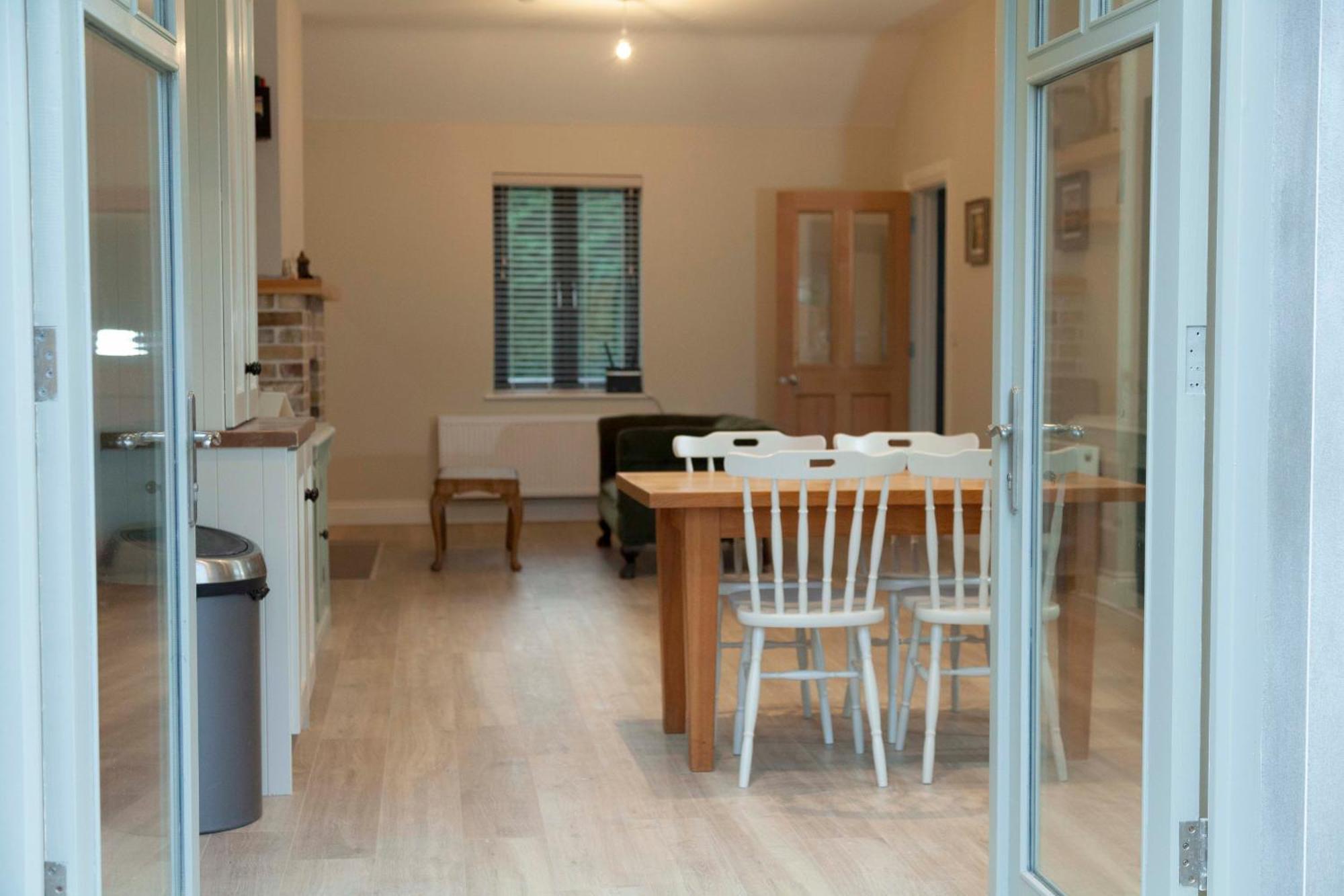 Lavender Cottage - 2 Bedroom Home Нюбридж Екстериор снимка