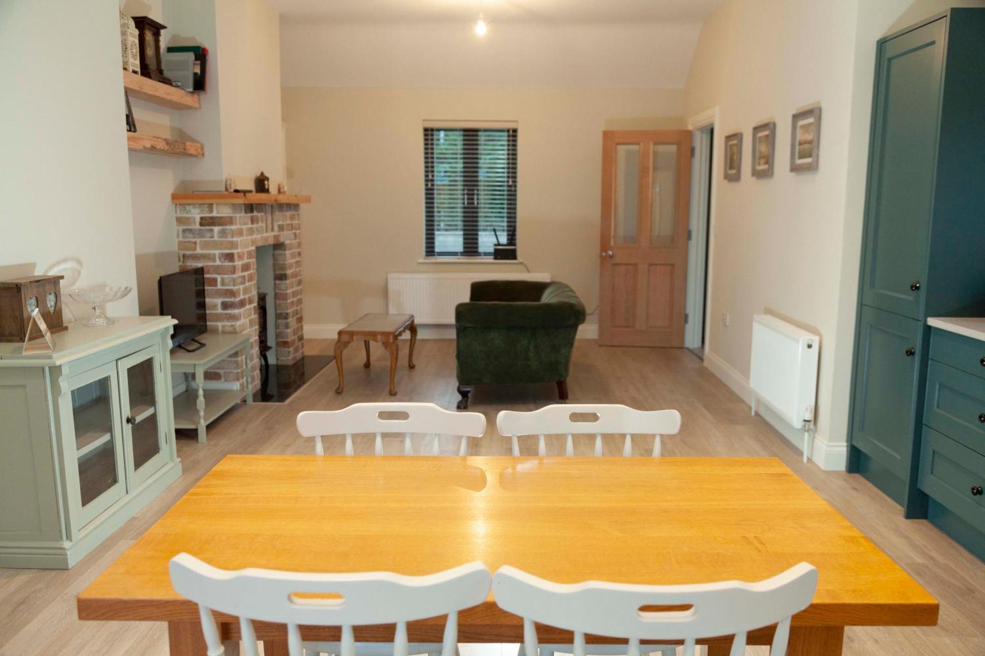 Lavender Cottage - 2 Bedroom Home Нюбридж Екстериор снимка